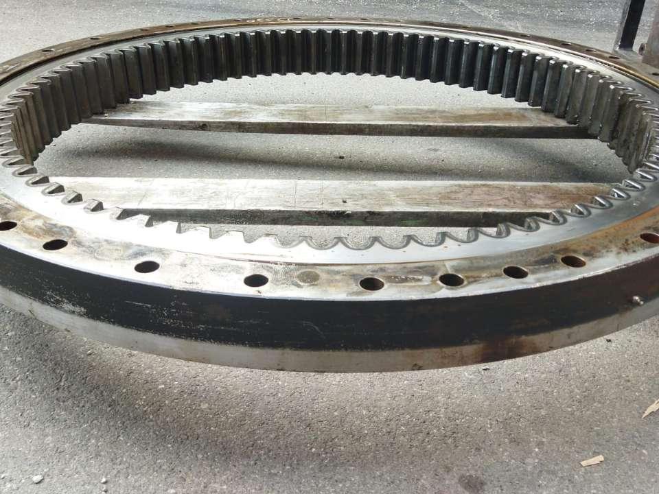 Couronne d'orientation pour JCB Js 330 Photo 4