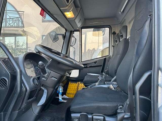 Iveco Eurocargo ML 120-190 Photo 9