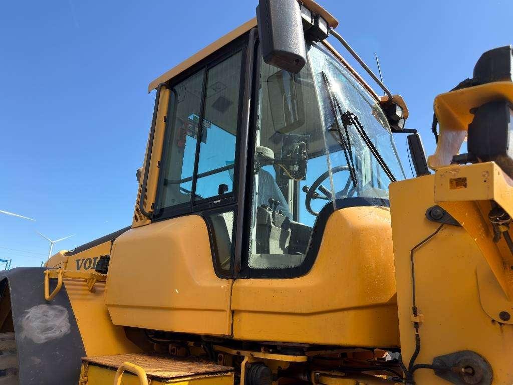 Volvo L120F Photo 20