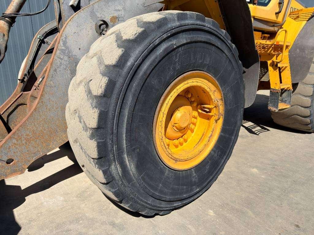 Volvo L120F Photo 24
