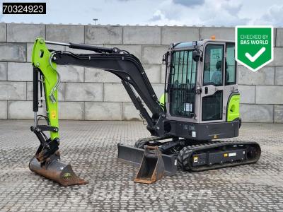 Zoomlion ZE36 GU KUBOTA ENGINE - PIN ON / 2 BUCKETS - CE CERTIFIED en vente par BAS World B.V.
