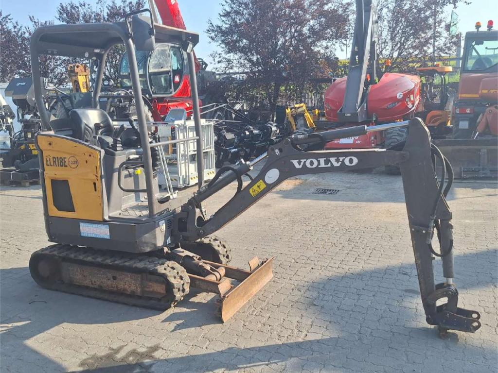 Volvo ECR18E Photo 1