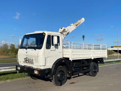 Mercedes-Benz 1017 4x4 truck with crane Atlas en vente par Big Machinery