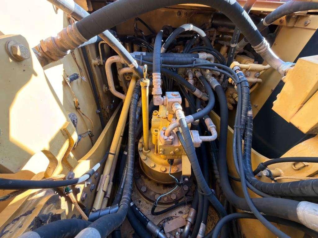 Caterpillar 320D L Photo 20
