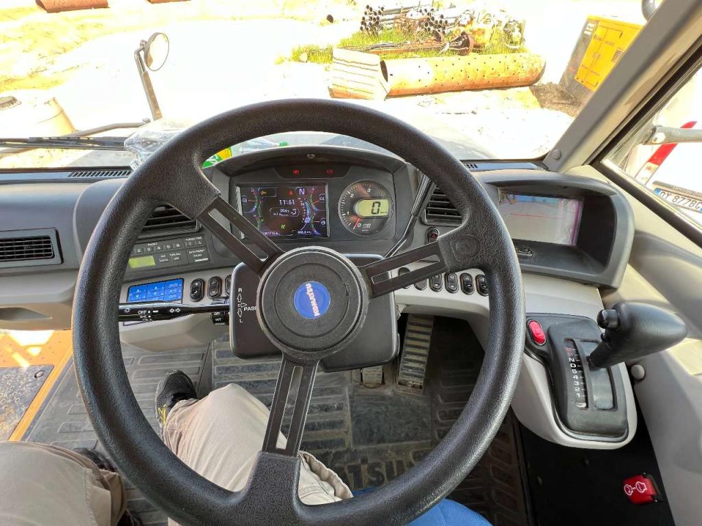 Komatsu HM300-5E0 Photo 16