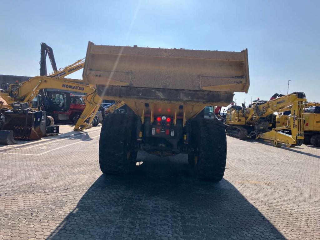 Komatsu HM300-5E0 Photo 7