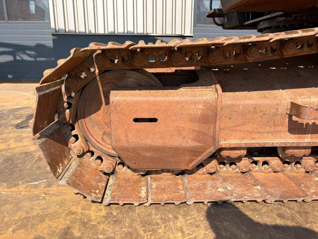 Hitachi ZX210LC-3 Photo 10