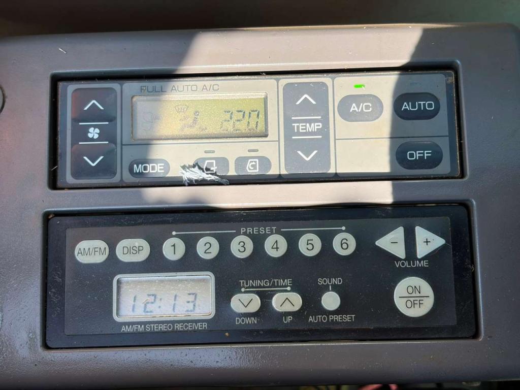 Hitachi ZX210LC-3 Photo 24