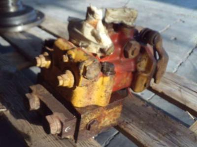 Distributeur de direction pour Fiat Allis FL14D - FD14 - CODICE 79032442 - 79032443 - 79032451 en vente par OLM 90 Srl