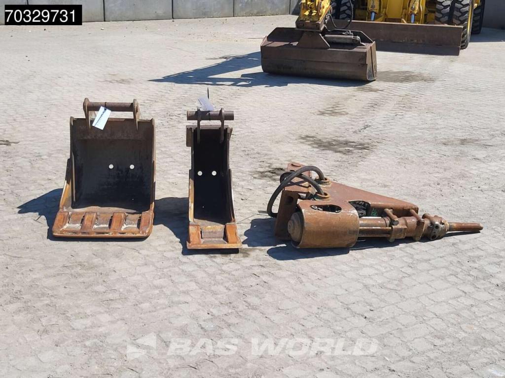 Komatsu PW118 MR-8 3 Buckets + Hammer Photo 21