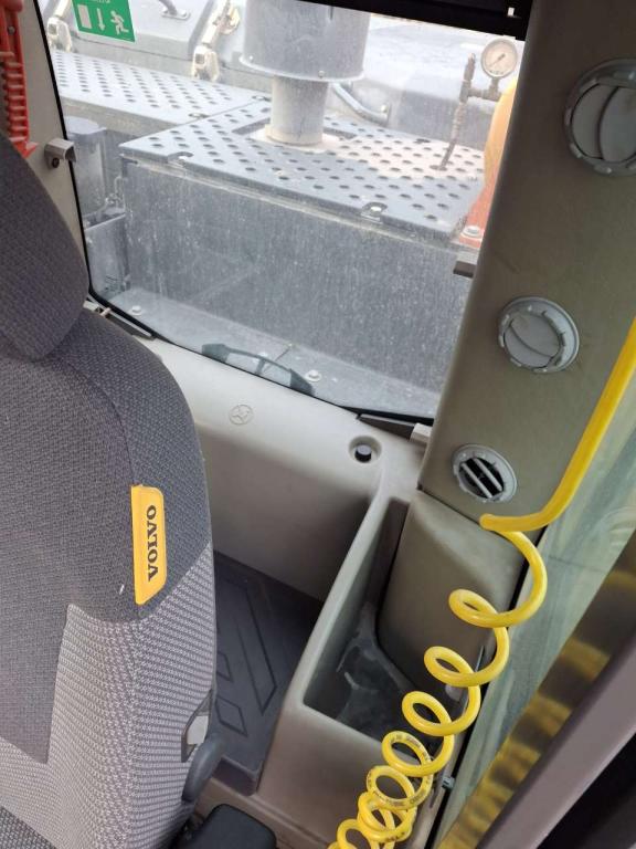 Volvo EC250E NL Photo 9