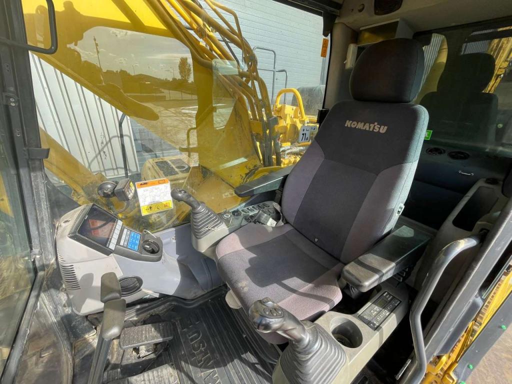 Komatsu PC360LC-10 Photo 20