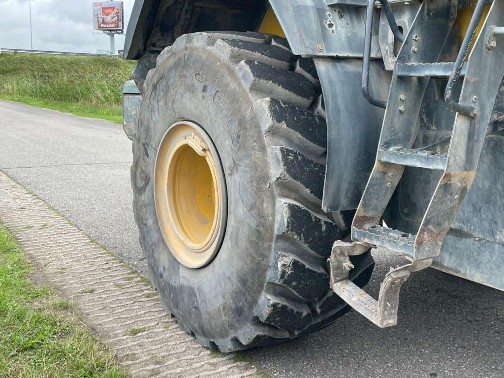 Komatsu WA470-6 Photo 14