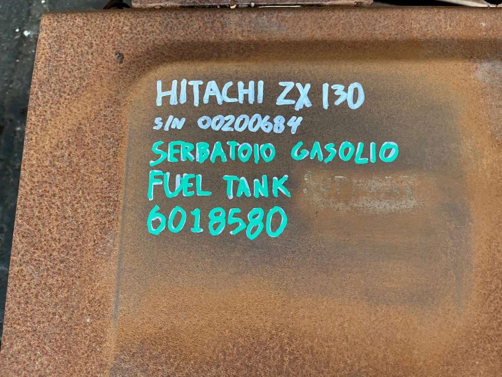 Hitachi ZX130 Photo 16