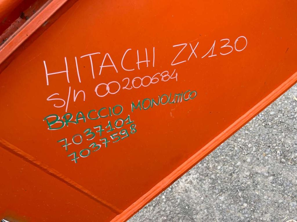 Hitachi ZX130 Photo 8