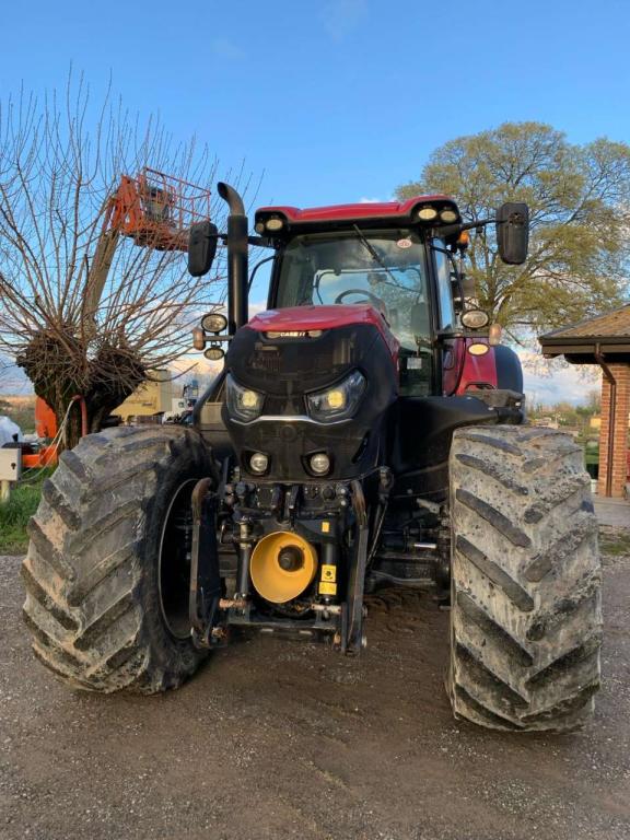 Case IH OPTUM 300 CVX Photo 2