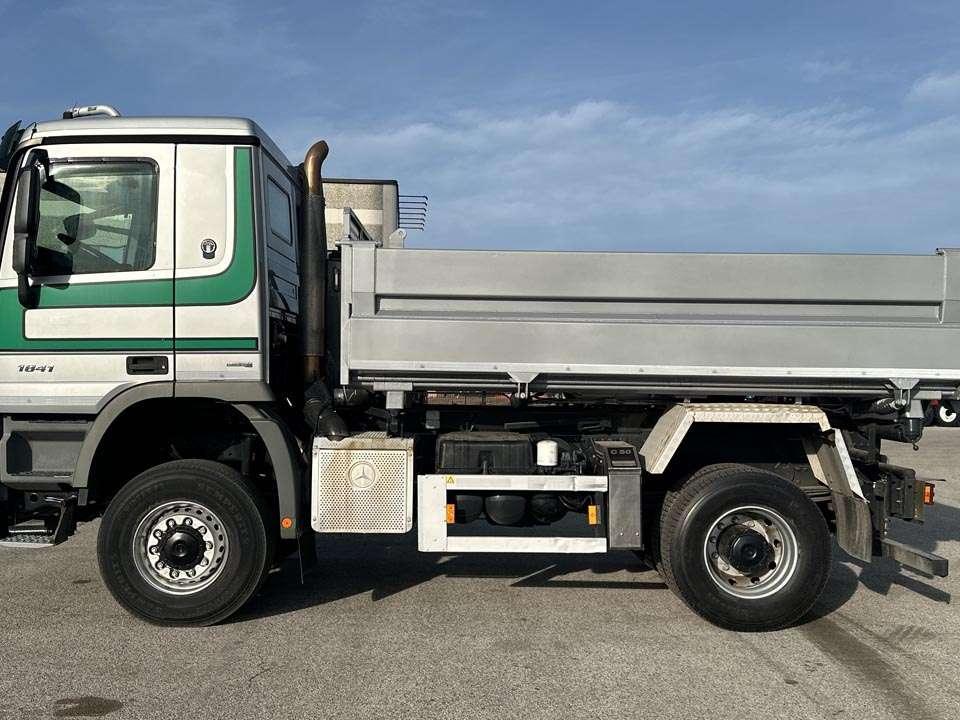 Mercedes-Benz ACTROS 1841 4X4 Photo 2