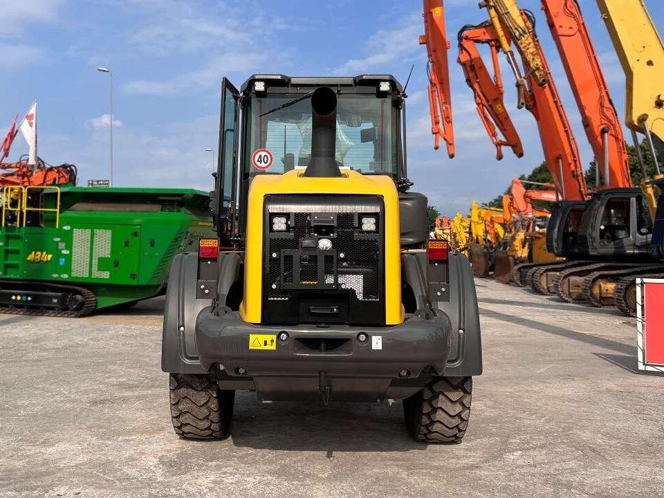 New Holland W110D Photo 12