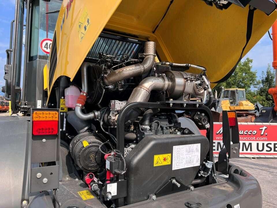 New Holland W110D Photo 18