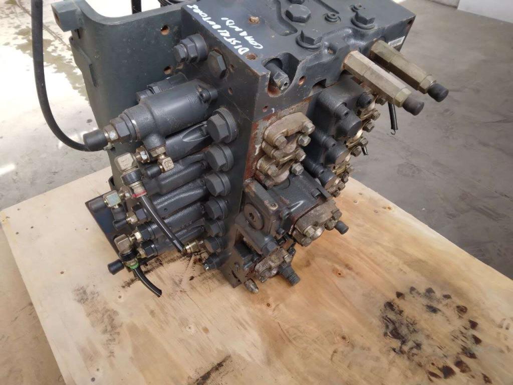 Distributeur hydraulique Photo 12