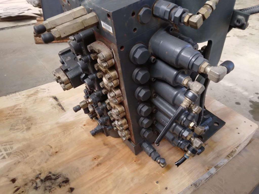 Distributeur hydraulique Photo 13