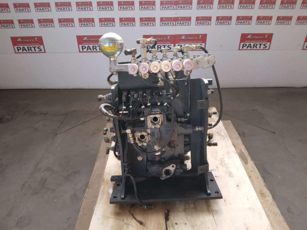 Distributeur hydraulique Photo 8