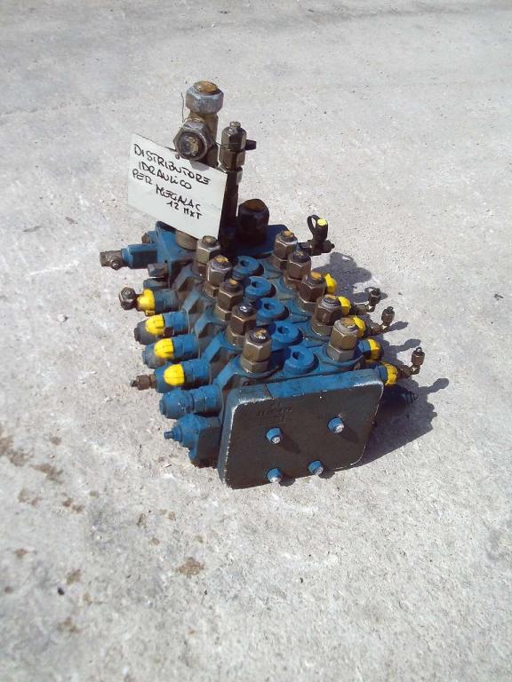Distributeur hydraulique pour Mecalac 12MXT Photo 3
