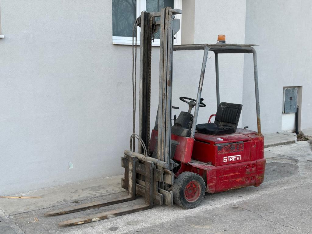 Linde Chariot élévateur frontal 3 roues Photo 6