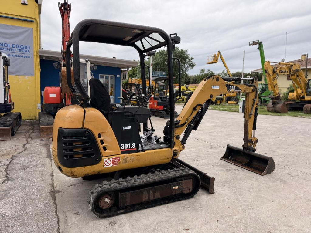 Caterpillar 301.8 Photo 4