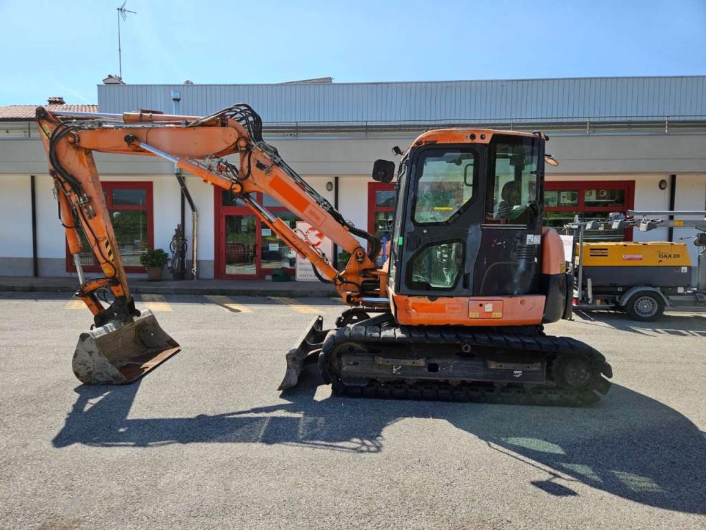 Komatsu PC80MR3 Photo 3