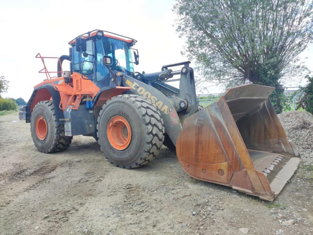 Doosan DL420 Photo 3