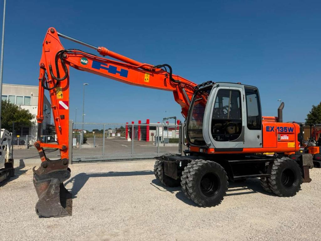 Fiat Hitachi EX135W Photo 1