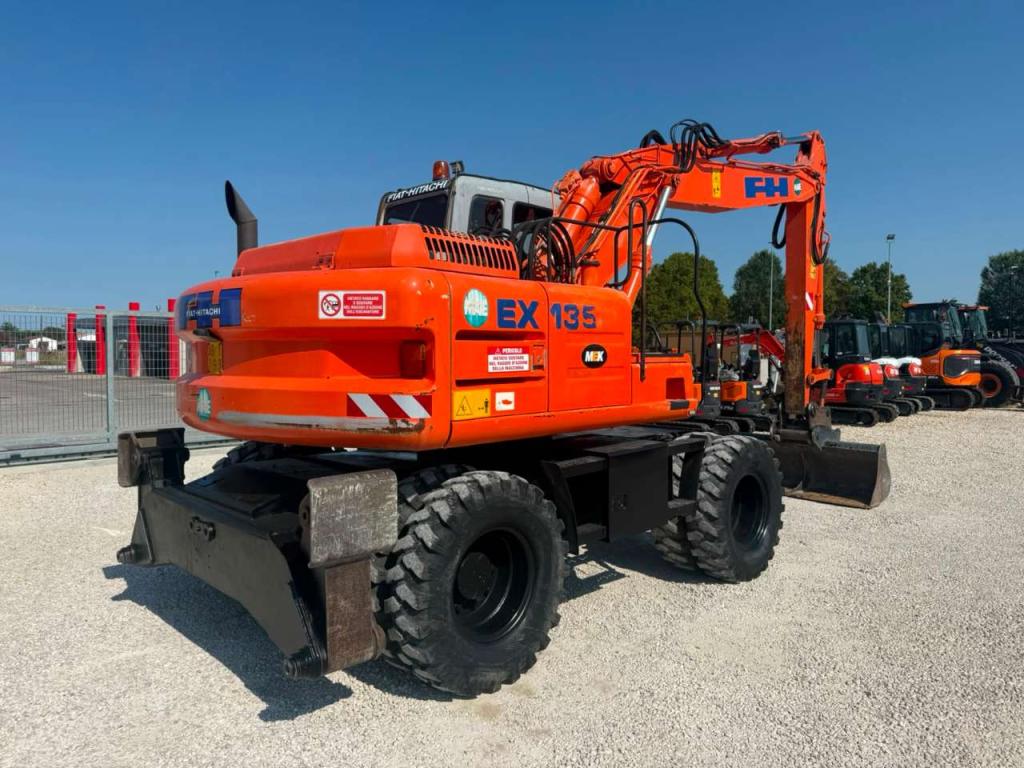 Fiat Hitachi EX135W Photo 4
