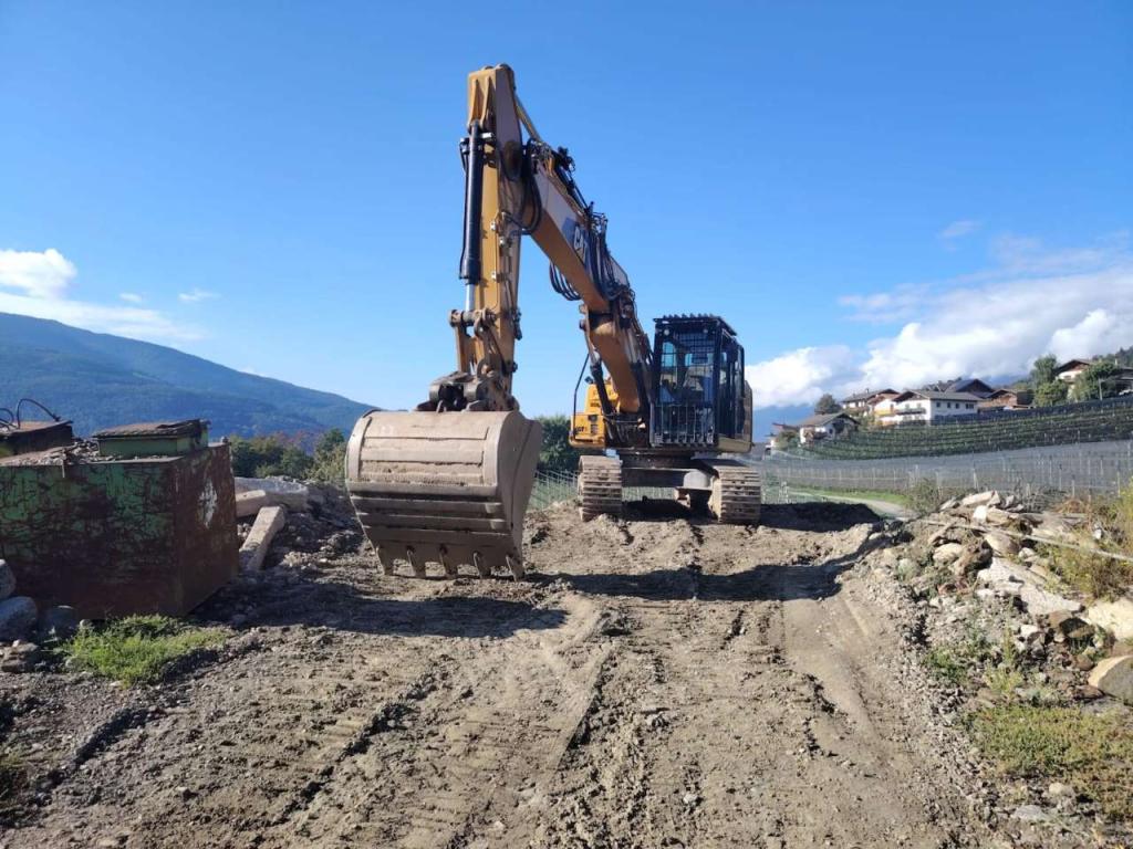 Caterpillar 323FSA Photo 2