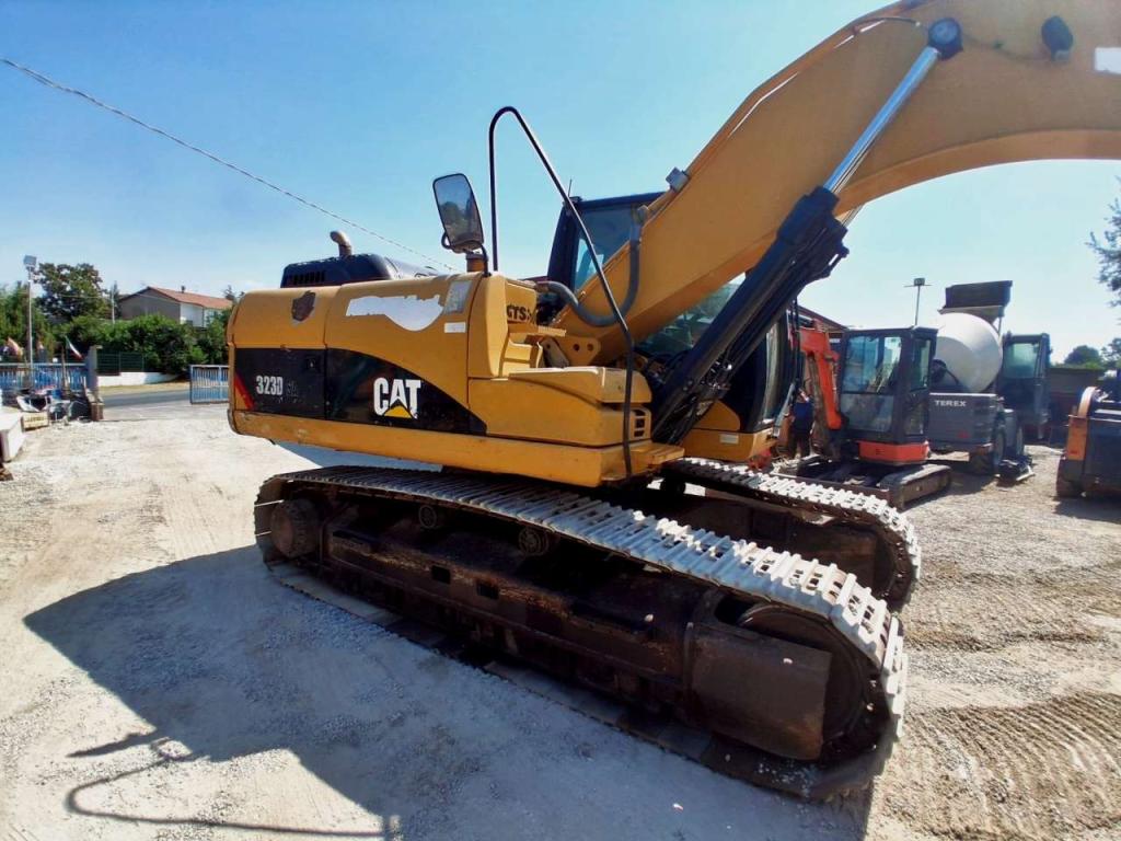 Caterpillar 323D Photo 3
