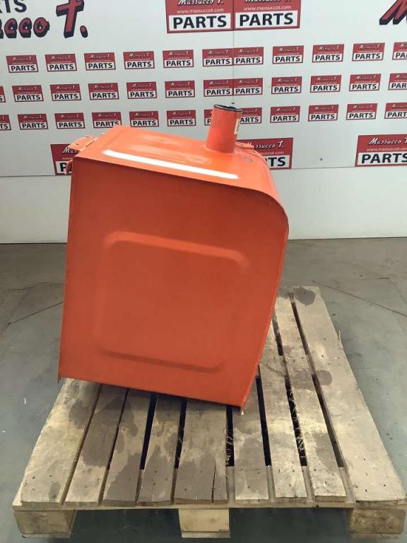 Réservoir de carburant pour Hitachi ZX130 Photo 4