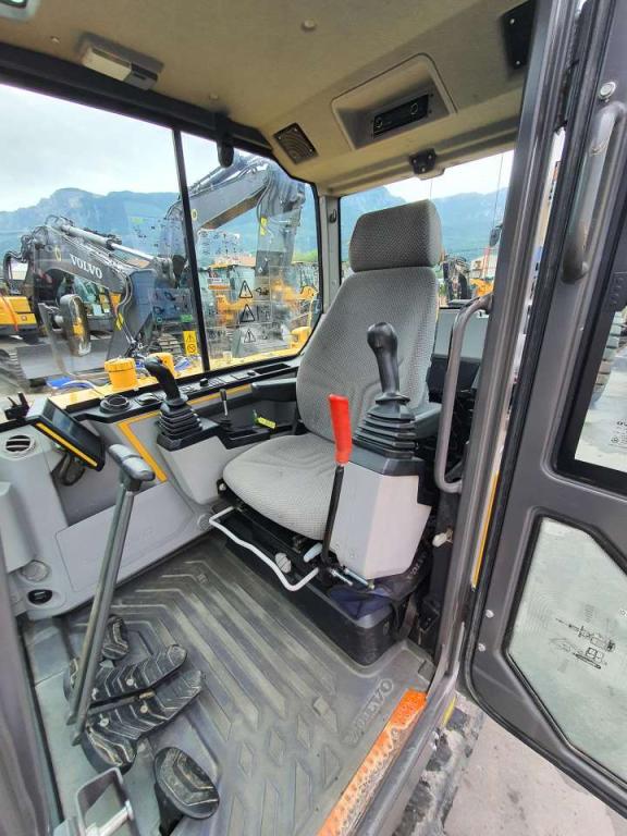 Volvo EC60E Photo 15