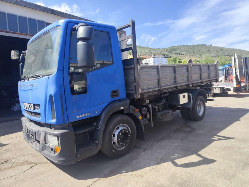 Iveco EUROCARGO 140E25 Photo 11