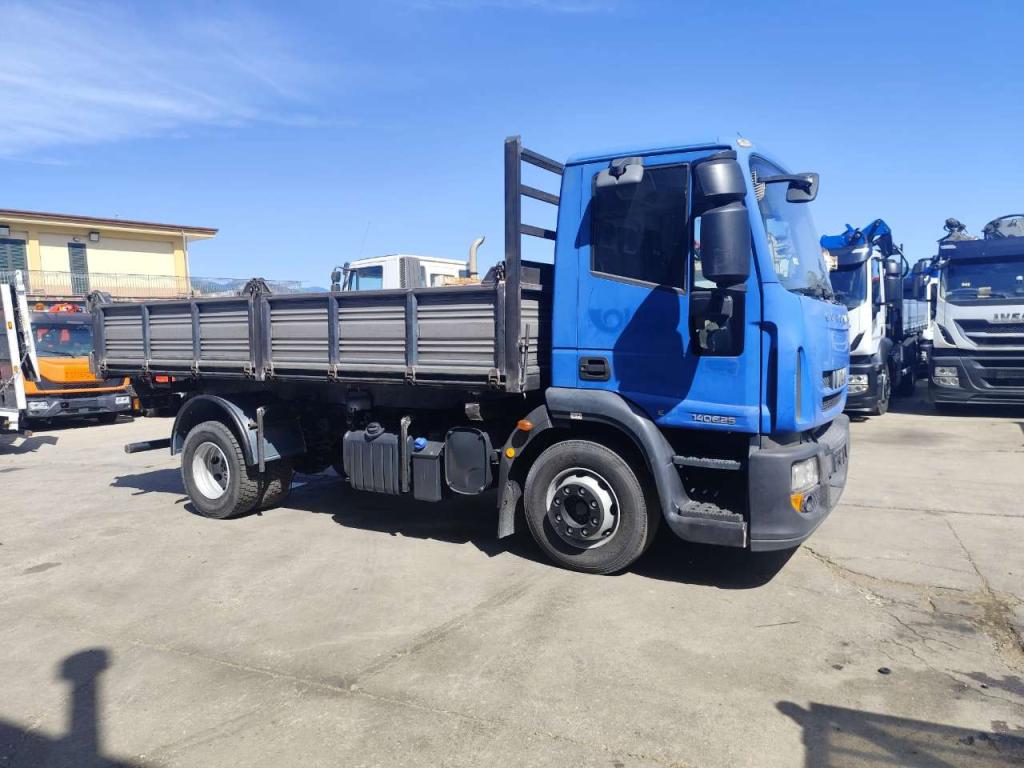 Iveco EUROCARGO 140E25 Photo 4