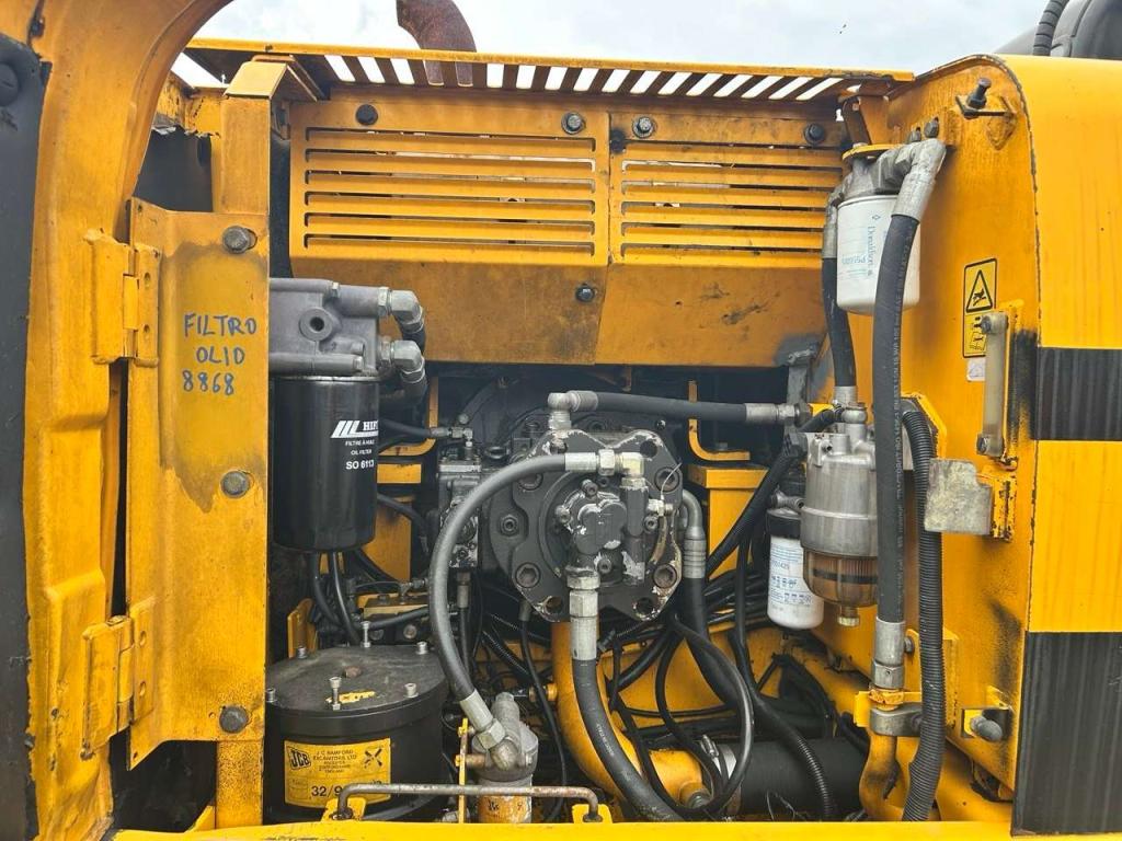 JCB js 220 Photo 6