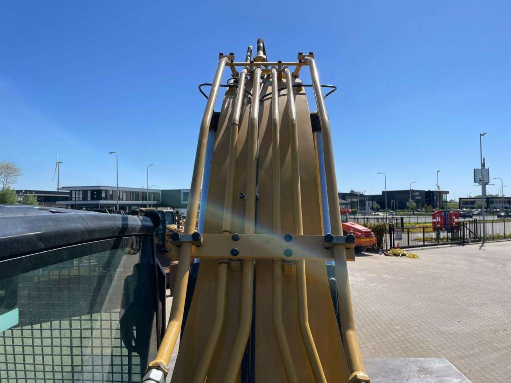 Caterpillar 323D3 Photo 11