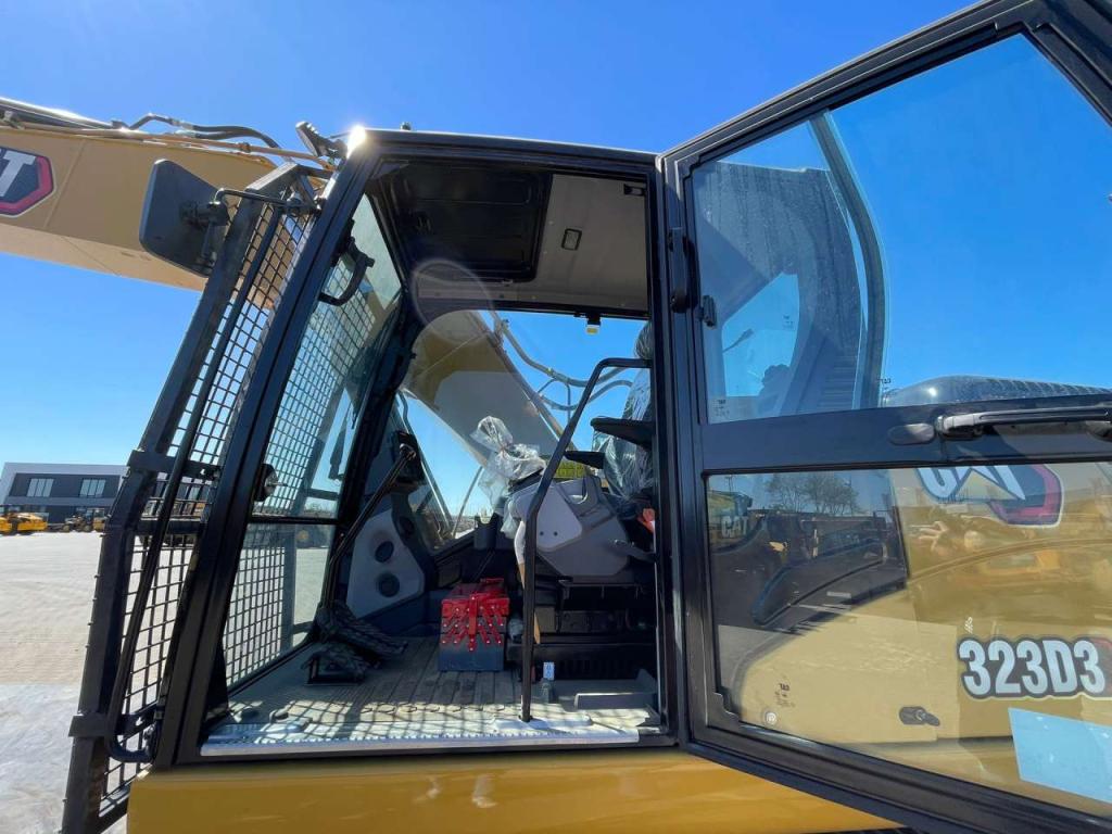 Caterpillar 323D3 Photo 21