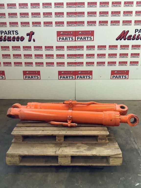 Piston pour Hitachi ZX135-3 Photo 1