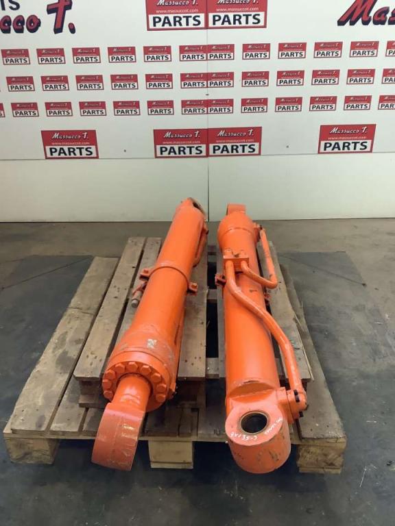 Piston pour Hitachi ZX135-3 Photo 2