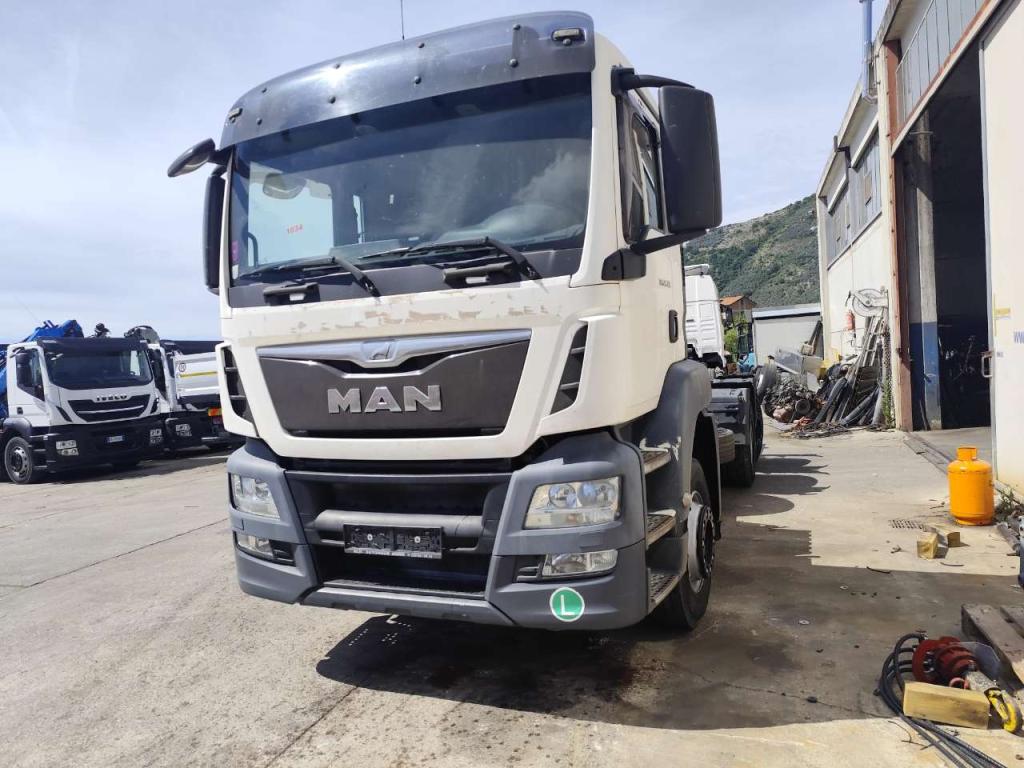 Iveco TGS 26.360 Photo 23