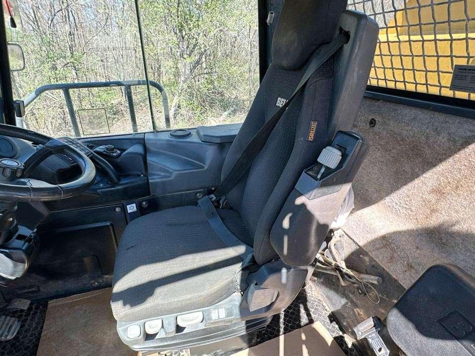 Bell B30E 6x6 Photo 15