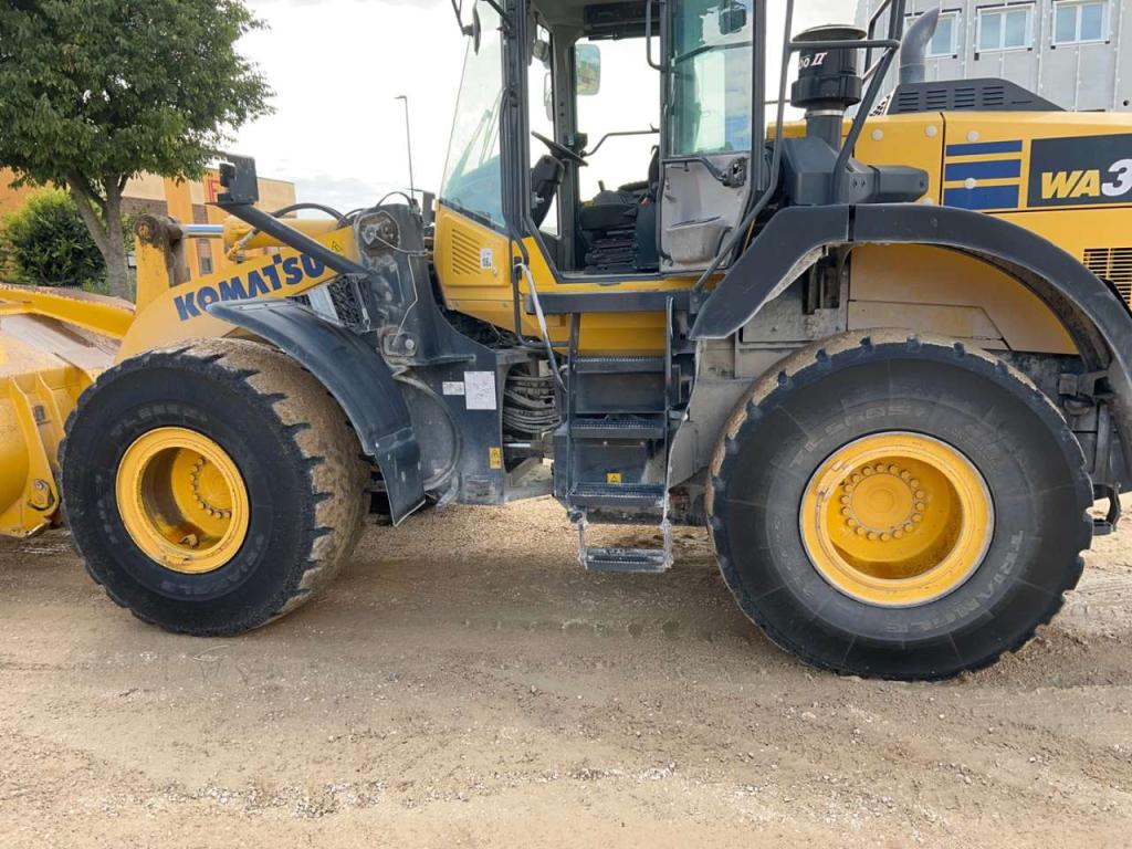 Komatsu WA380-8E0 Photo 6