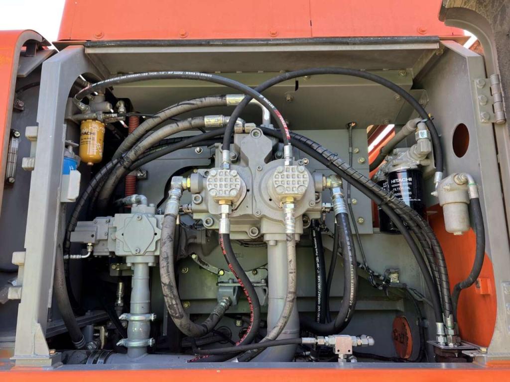 Hitachi ZX520LCH-3 Photo 18