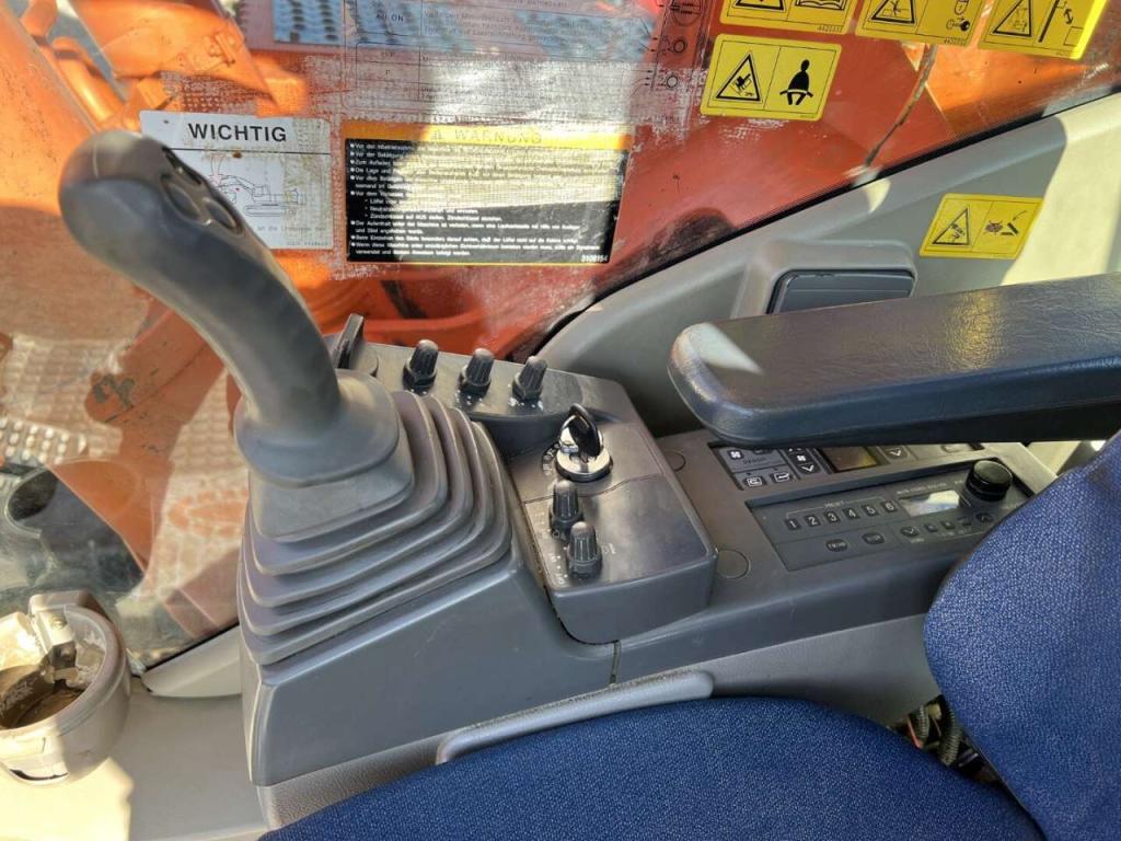 Hitachi ZX520LCH-3 Photo 8