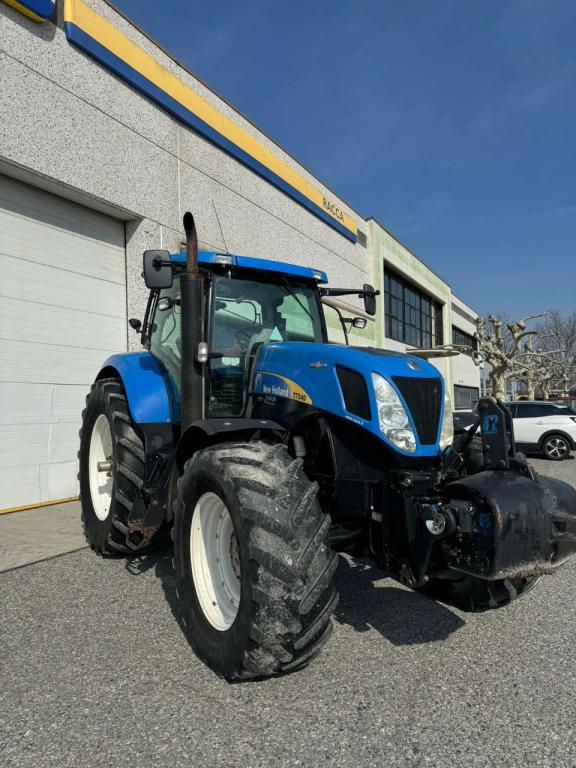 New Holland T7040 Photo 5